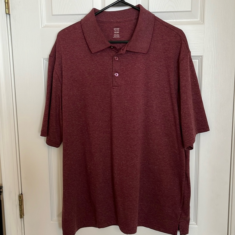Vintage River Men’s burgundy polo short sleeve XL in great condition side slits